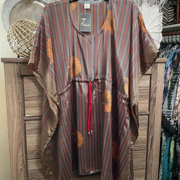 Caftan Blouse - Picture 11 of 16